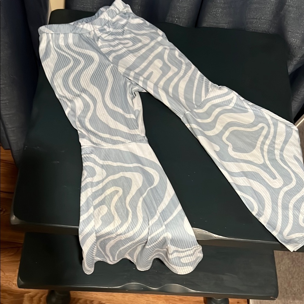 Blue and White Flare Wide Leg Bottoms with Bold Pattern